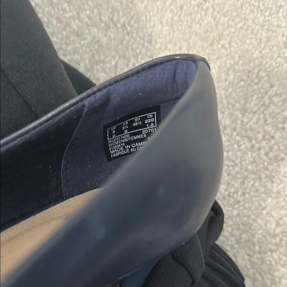 Clarks Navy Blue Women's Pumps - Picture 3 of 4